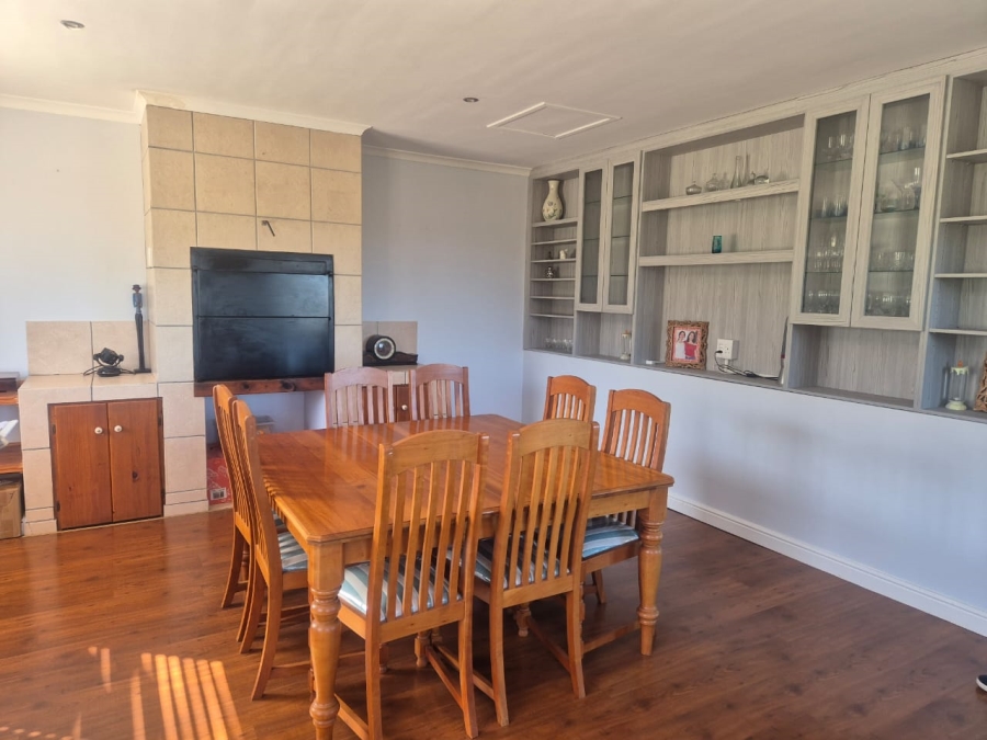 5 Bedroom Property for Sale in Heuningkloof Western Cape